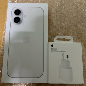 애플 아이폰17 화이트 256GB 자급제 + 20W USB-C 전원 어댑터 (미개봉) 이미지