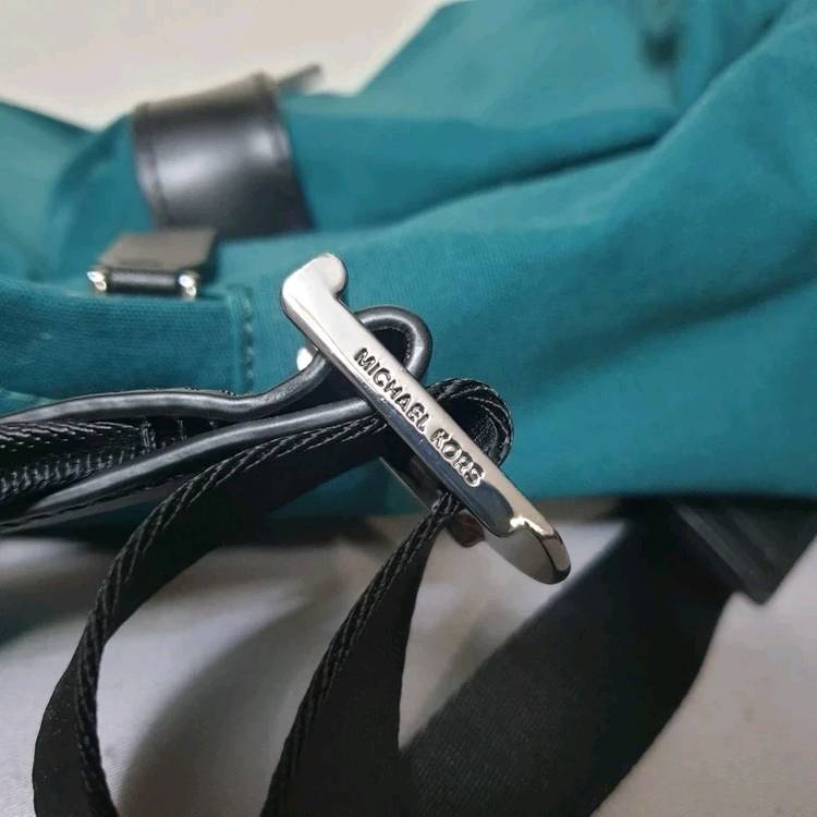 남녀공용)명품 마이클코어스 나일론레더 콤비 유틸리티 백팩 책가방 이미지