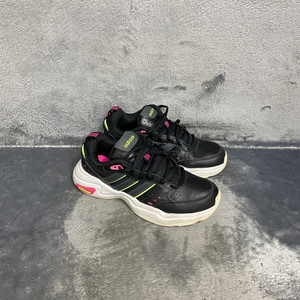 아디다스 운동화 240 이미지