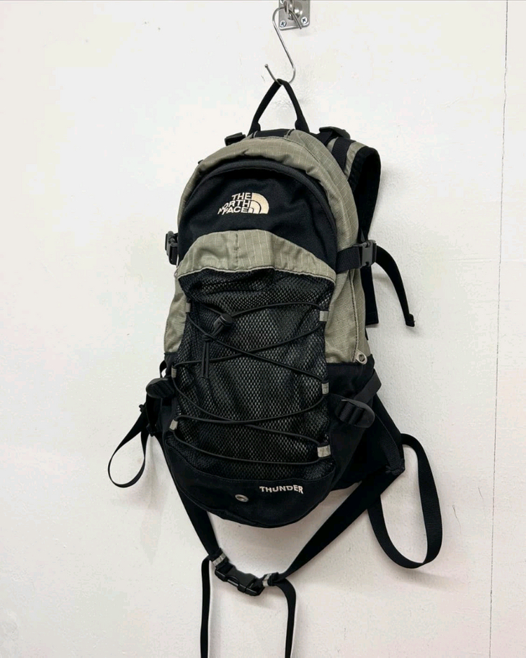 노스페이스 소형 립스탑 나일론 백팩 12L 이미지