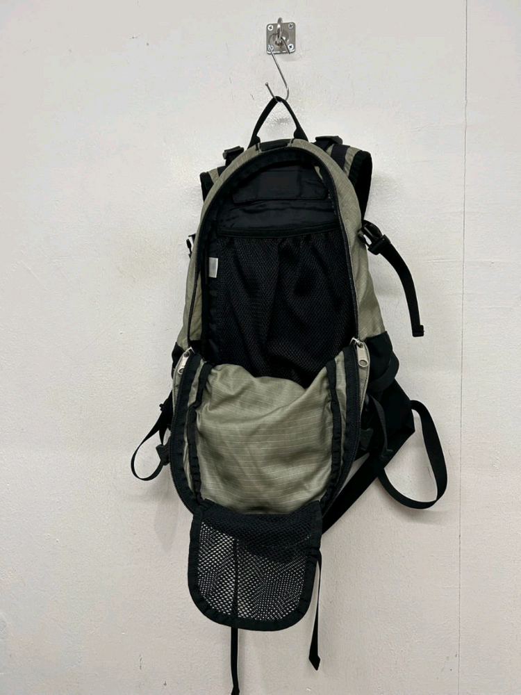 노스페이스 소형 립스탑 나일론 백팩 12L 이미지