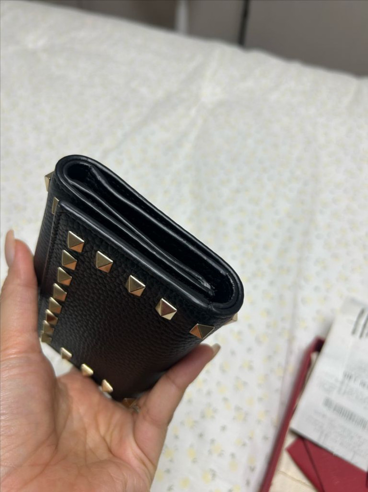 발렌티노 퀼팅 스터드 카드지갑 이미지