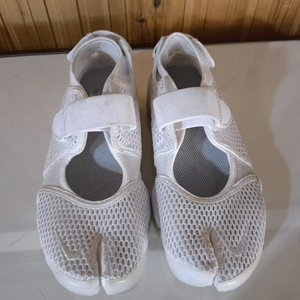 260mm 나이키 에어리프트 샌들 화이트 이미지