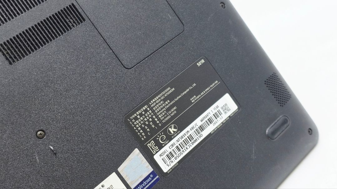 삼성 노트북5 NT501R3M-K0E/C (13.3인치) CPU : 인텔 코어 i5-7200U (7세대) 이미지