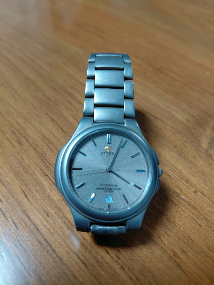 시티즌 아테사 티타늄 쿼츠 시계 이미지