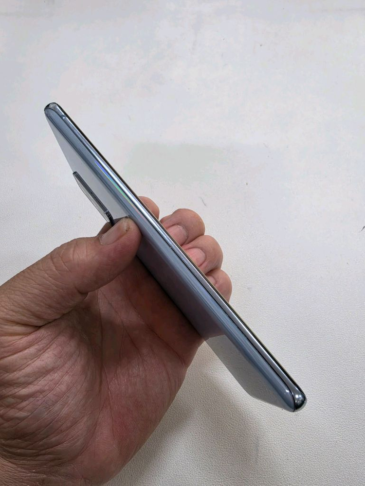 갤럭시 S20플러스 블루 무잔상 이미지