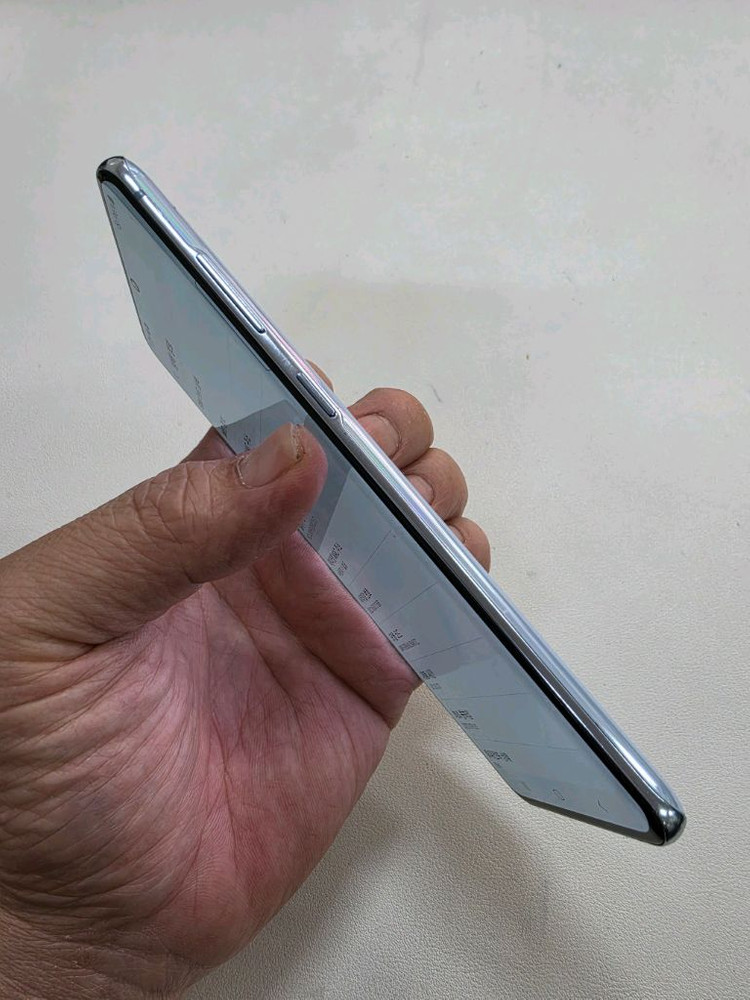 갤럭시 S20플러스 블루 무잔상 이미지