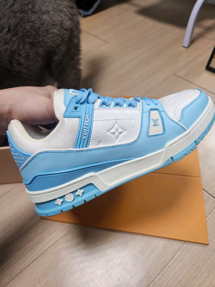 루이비통 트레이너 버질아블로한정판 블루 스니커즈 이미지