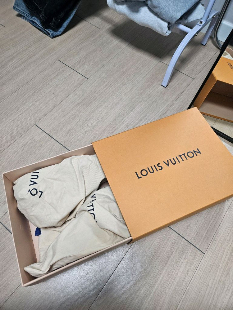 루이비통 트레이너 버질아블로한정판 블루 스니커즈 이미지