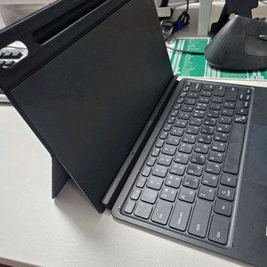 삼성 정품 갤럭시 탭 S7 FE, S8 FE 북커버 키보드 (EF-DT970) 이미지