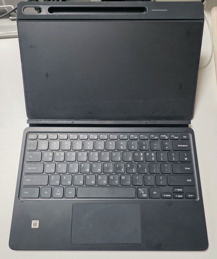삼성 정품 갤럭시 탭 S7 FE, S8 FE 북커버 키보드 (EF-DT970) 이미지