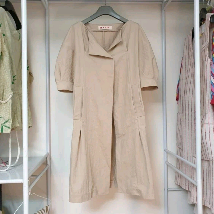 명품 MARNI 마르니 쇼라인 오픈카라 입체소매 벨티드 원피스 트렌치 이미지