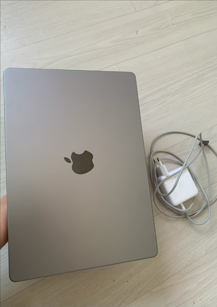 맥북프로 14인치 M3 8메모리 512GB 급처 이미지