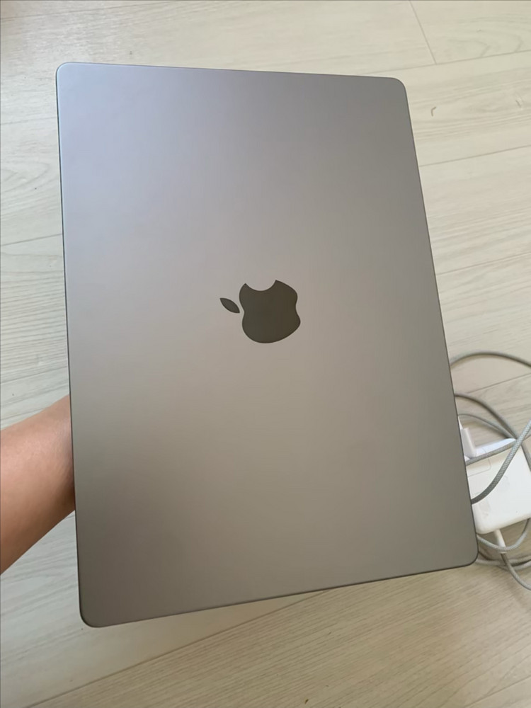 맥북프로 14인치 M3 8메모리 512GB 급처 이미지