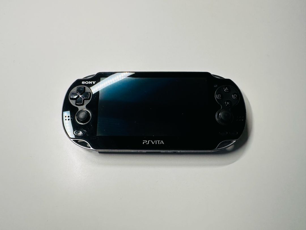 소니 PS Vita 1세대 OLED 피아노블랙 한글 정발판 + 구성품들 판매 이미지