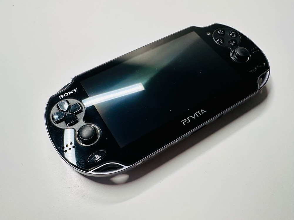 소니 PS Vita 1세대 OLED 피아노블랙 한글 정발판 + 구성품들 판매 이미지