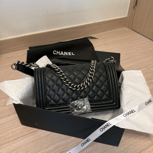 샤넬 캐비어 보이백 이미지