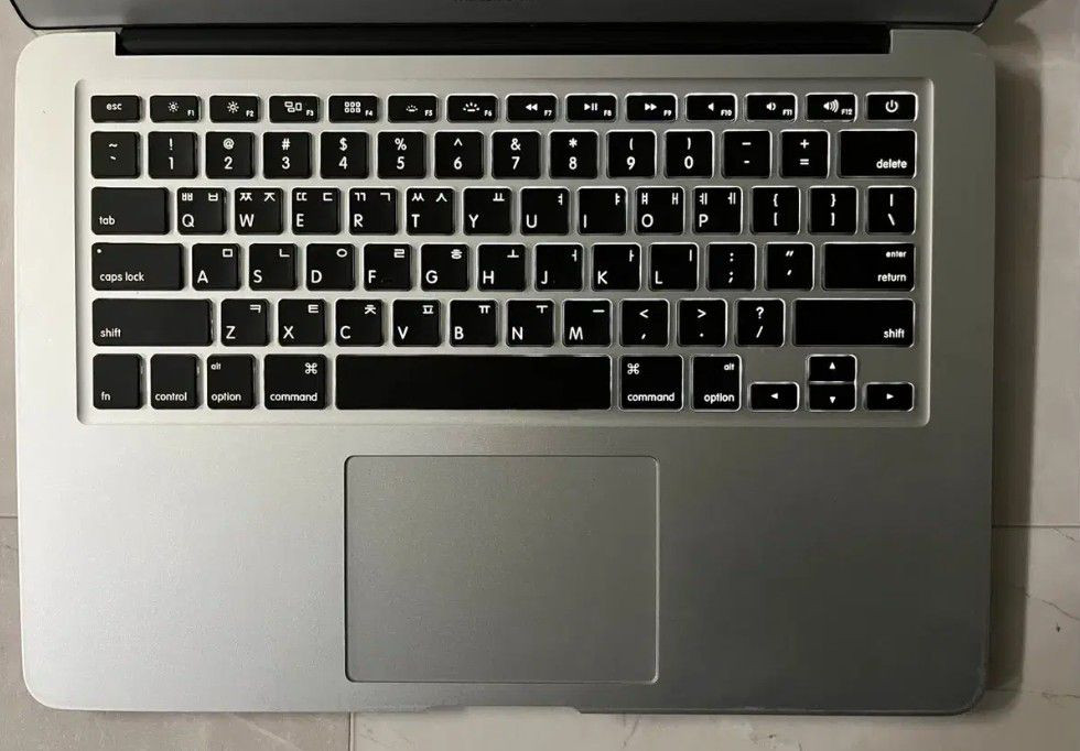 맥북에어/13.3/A1466/5세대i5/SSD 500/싸이클33/최저가 이미지