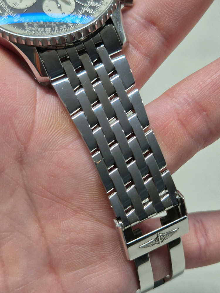 브라이틀링 네비타이머 43미리 일본 한정판 황금날개(황날) B01 이미지