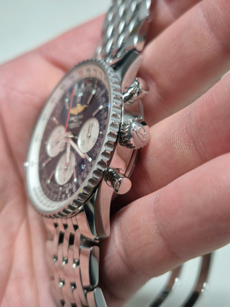 브라이틀링 네비타이머 43미리 일본 한정판 황금날개(황날) B01 이미지