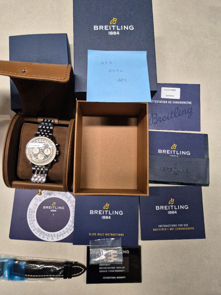 브라이틀링 네비타이머 43미리 일본 한정판 황금날개(황날) B01 이미지