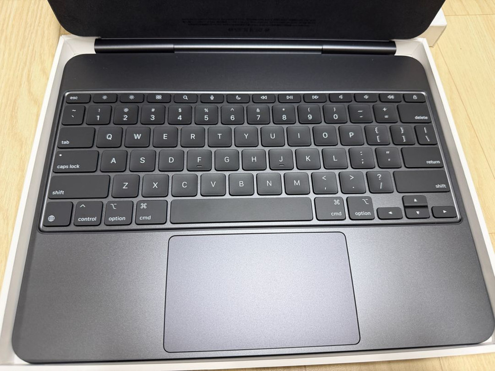 아이패드프로 M4/M5용 매직키보드(영문) 13인치 이미지