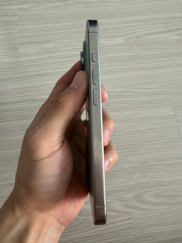 아이폰16프로 512 무음카메라버전 이미지