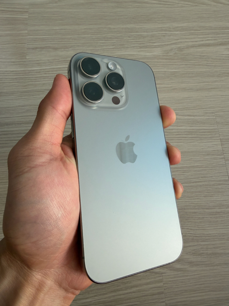 아이폰16프로 512 무음카메라버전 이미지