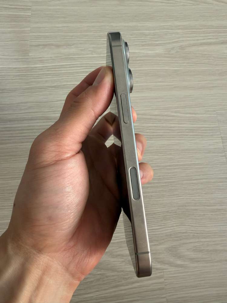 아이폰16프로 512 무음카메라버전 이미지