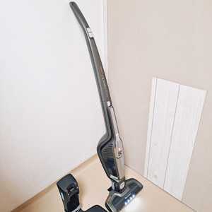 정상작동 일렉트로룩스 무선청소기 배터리43분 그레이 2in1 스틱+핸디형 이미지