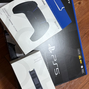 PS5 슬림 디지털에디션 듀얼센스*2 충전거치대 포함 이미지
