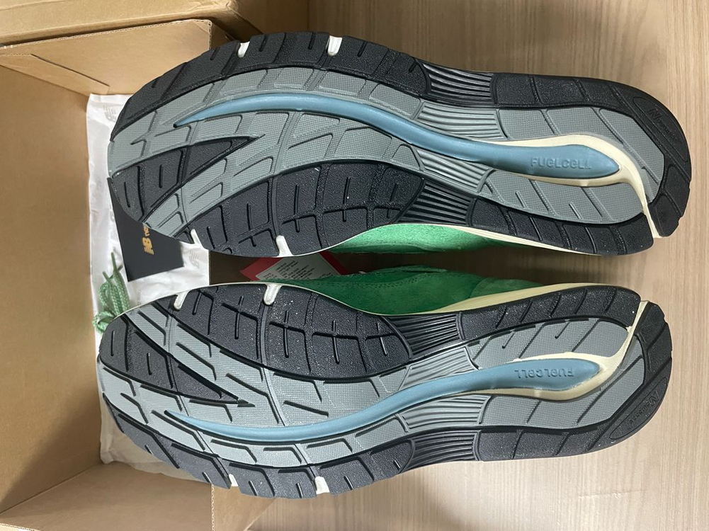 뉴발란스 991v2 메이드 인 UK 미네랄 그린 컴프리 이미지