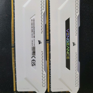 커세어 DDR4 32GBx2 64gb RGB 화이트 메모리 이미지
