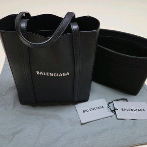 발렌시아가 토트백xxs 이미지
