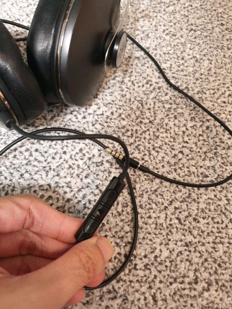 젠하이저 모멘텀 2.0 헤드폰 이미지