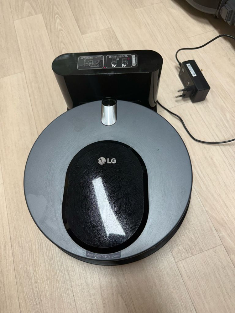 LG 로봇물걸레청소기 이미지