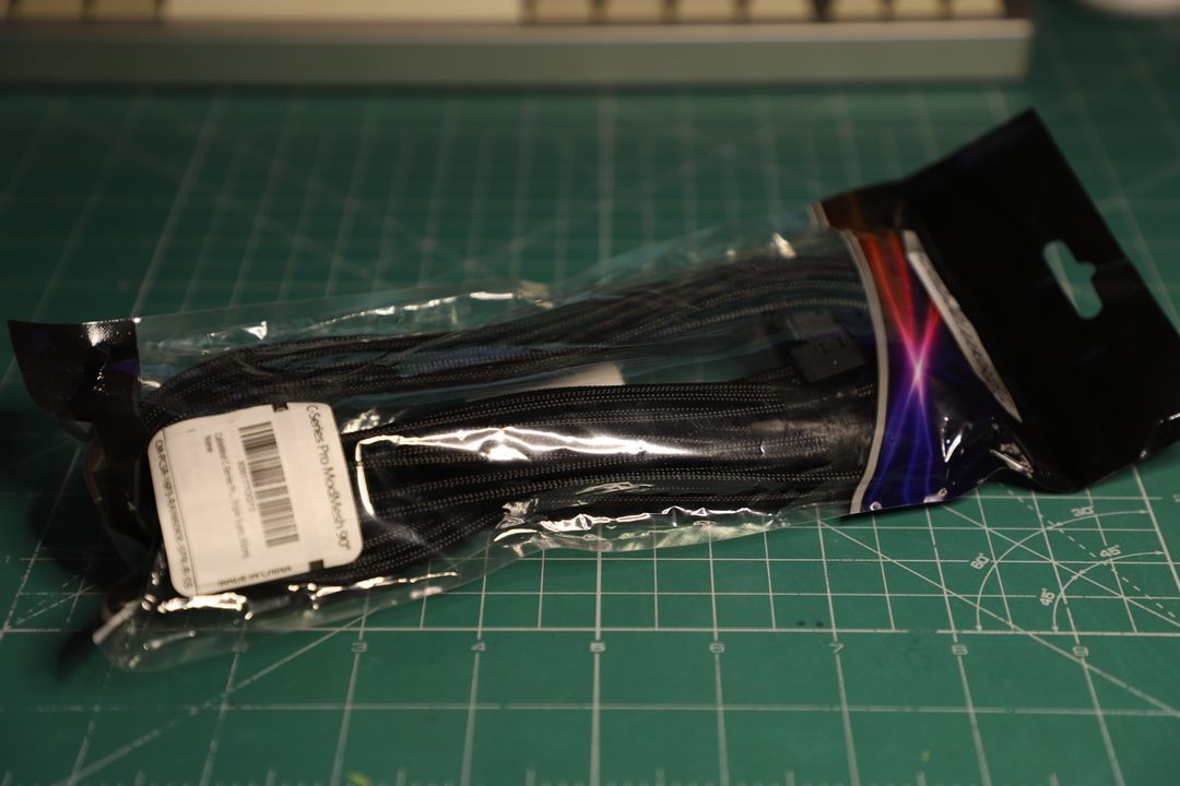 케이블모드 CableMod C시리즈 프로 슬리빙 12VHPWR 커세어 전용 90도 케이블 (미사용) (택포4) 이미지