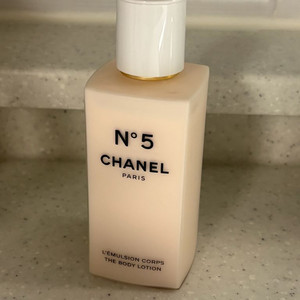 샤넬넘버5 바디로션 이미지