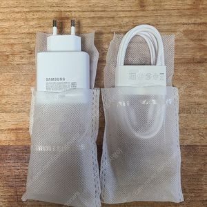 새상품)삼성정품 45W C타입 초고속충전기와CtoC케이블세트 핸드폰충전기 이미지