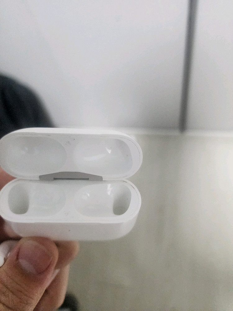 에어팟 프로 2 풀박스 8핀 이미지