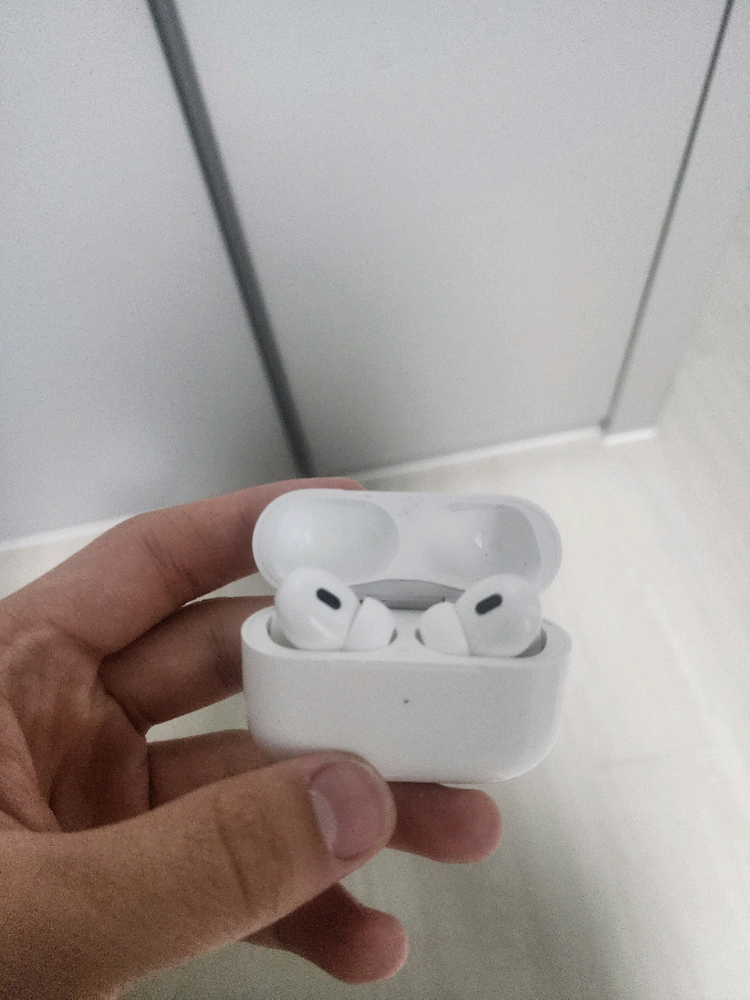 에어팟 프로 2 풀박스 8핀 이미지