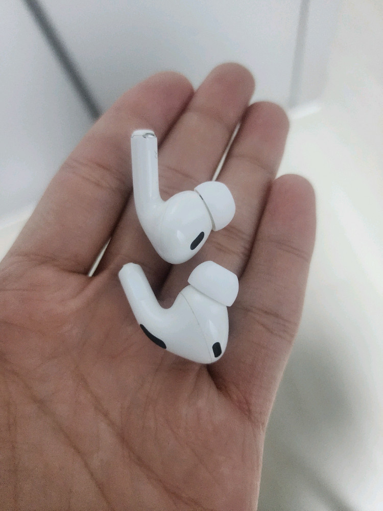 에어팟 프로 2 풀박스 8핀 이미지