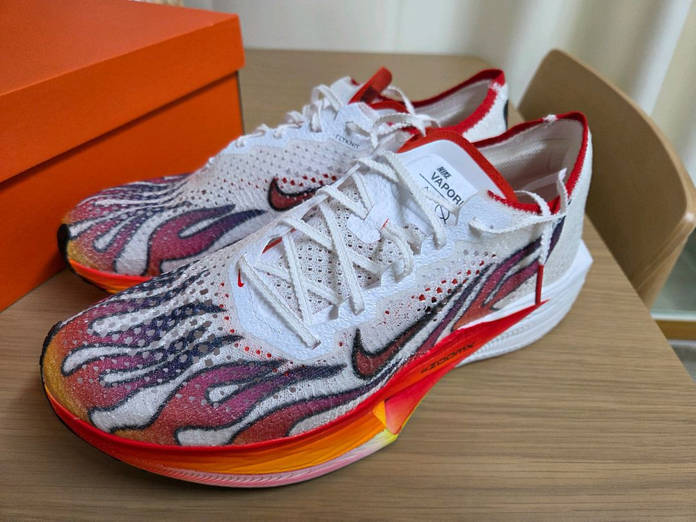 나이키 줌 베이퍼플라이3 하바네로레드275사이즈 판매합니다 이미지