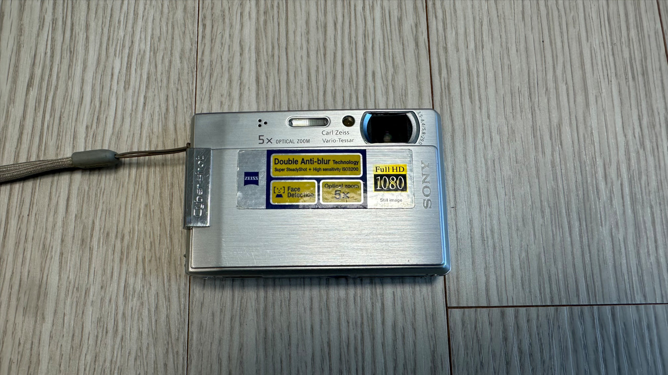 소니 DSC-T100 실버 디지털 카메라 판매합니다 이미지