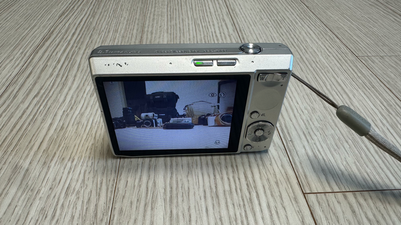 소니 DSC-T100 실버 디지털 카메라 판매합니다 이미지