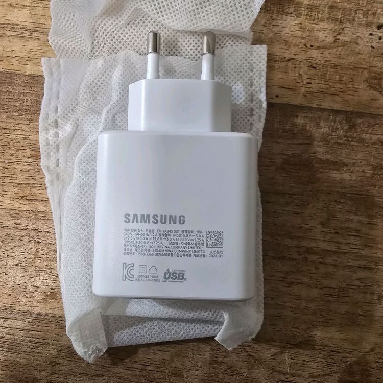 새상품)삼성정품 45W C타입 초고속충전기와CtoC케이블세트 핸드폰충전기 이미지