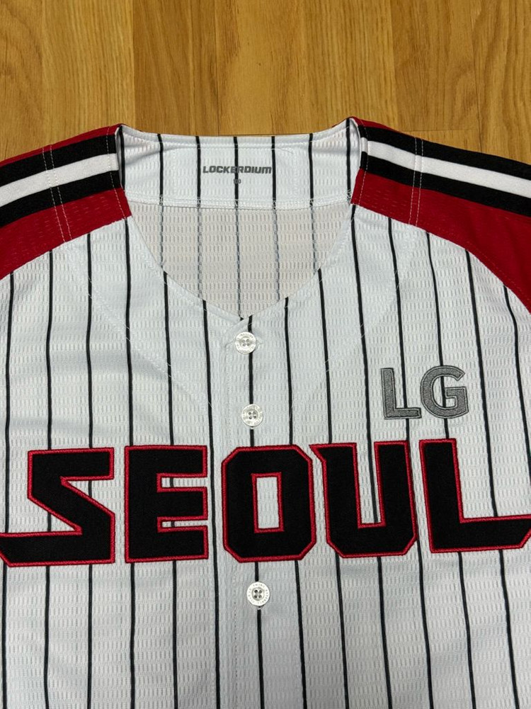 엘지트윈스 서울 프리미엄 유니폼 팝니다(최상급) 이미지