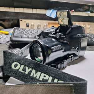 올림푸스 L-1 필름카메라 35-135mm 빈티지 레트로 로모 앤틱 y2k 일본 감성 필카 촬영 사진 이미지