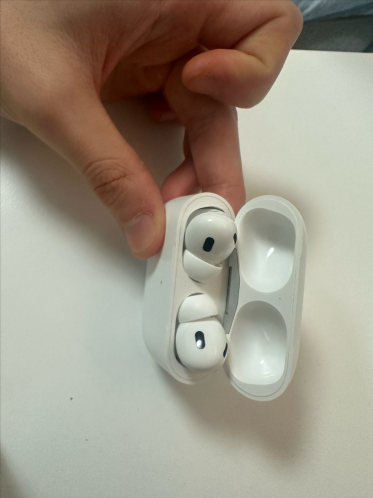 에어팟 프로 2세대 USB-C 이미지