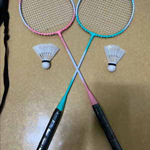 배드민턴 라켓 2인 세트 (셔틀콕 2개) 새상품 이미지